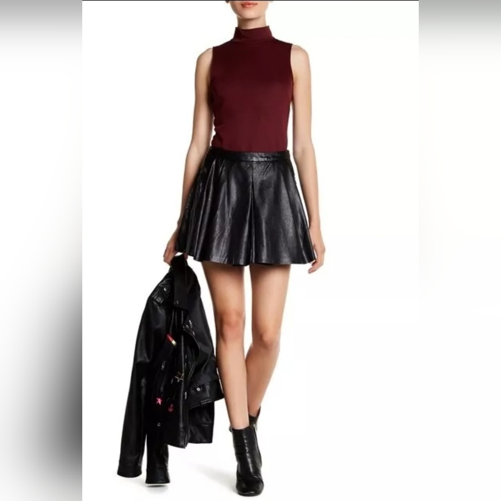 BLANKNYC The Cheerleader Women's Black Pleated Faux Leather Skirt SIze 31 (12)